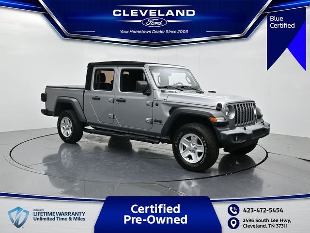 2020 Jeep Gladiator Sport in Billet Silver Metallic Clearcoat — front three-quarter view