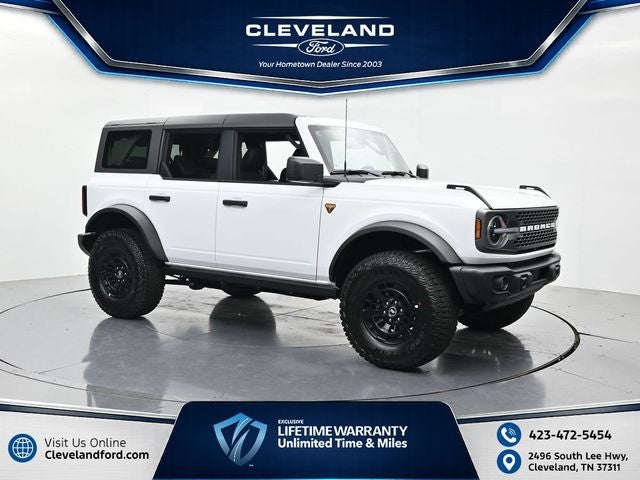 2026 Ford Bronco Badlands in Oxford White — front three-quarter view