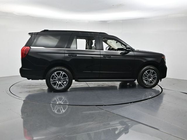 2025 Ford Expedition — side profile view