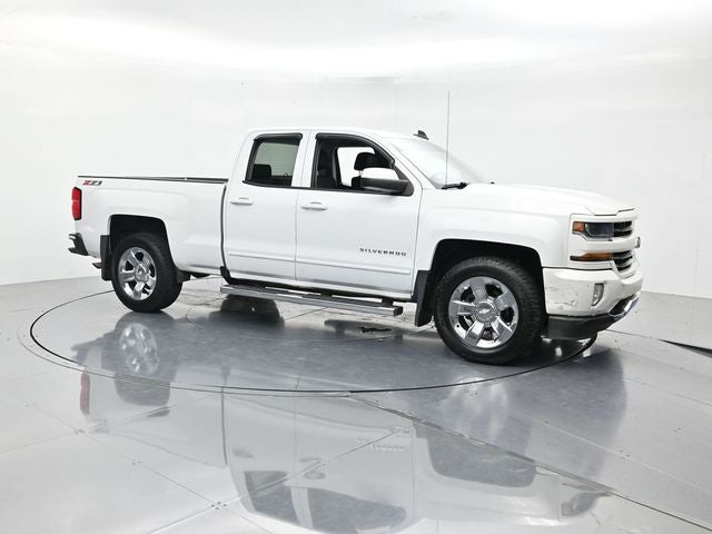 2016 Chevrolet Silverado 1500 — rear three-quarter view