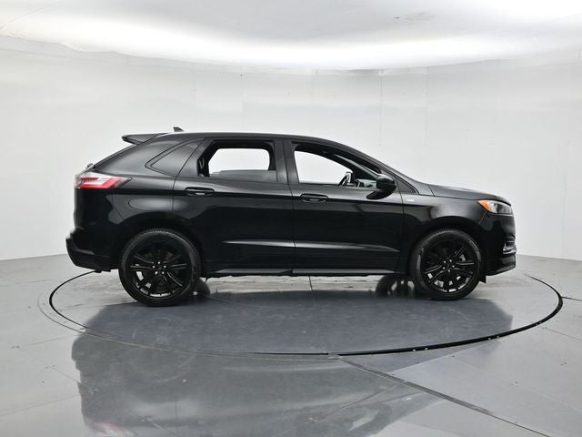 2024 Ford Edge — side profile view