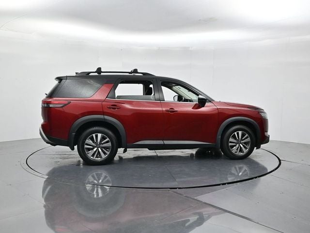 2022 Nissan Pathfinder — side profile view